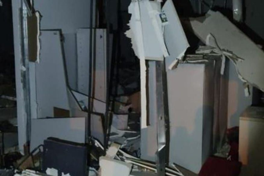 Agência bancária é explodida por bandidos na madrugada desta quarta-feira (13) no Sertão