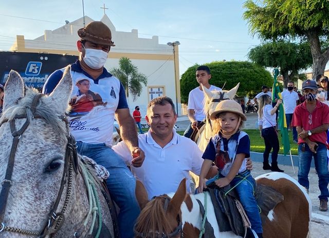 Prefeito Suélio apoia cavalgada e diz: “a cultura de Catingueira não pode morrer, vou incentivar cada vez mais”