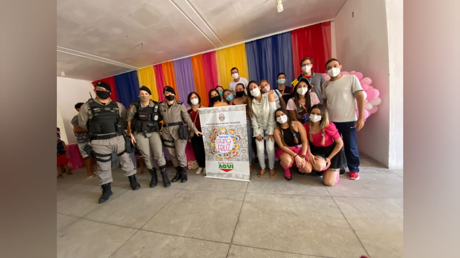 3ºBPM realiza entrega de brinquedos e guloseimas em comunidades de Patos