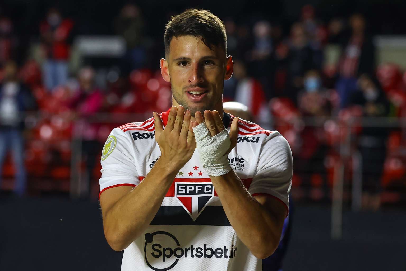 São Paulo 1 x 0 Corinthians - Tricolor vence clássico majestoso e acaba com série de empate no Brasileirão