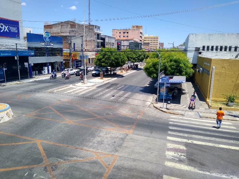 Prefeitura de Patos edita decreto e reforça apresentação do cartão de vacina e amplia capacidade total de estabelecimentos