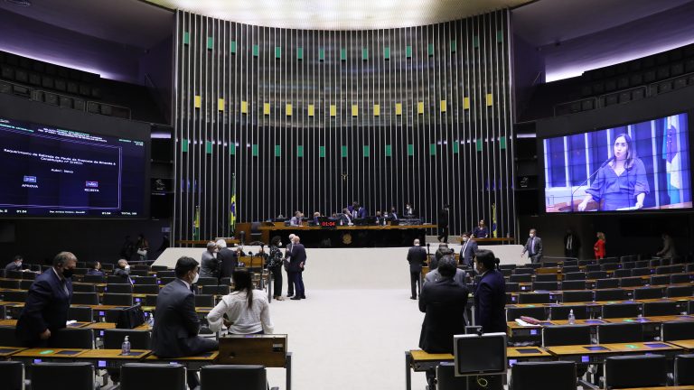 Por falta de 11 votos, proposta que muda Conselho do Ministério Público é rejeitada no Plenário