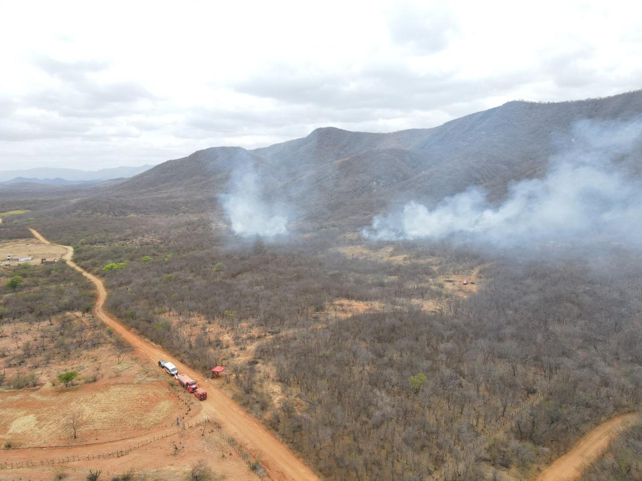Saulo Laurentino comenta operação que combate a incêndios entre São José do Bonfim e Mãe D’água; veja