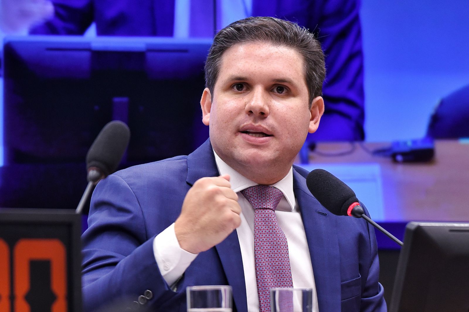 PEC dos Precatórios: aprovado relatório de Hugo Motta