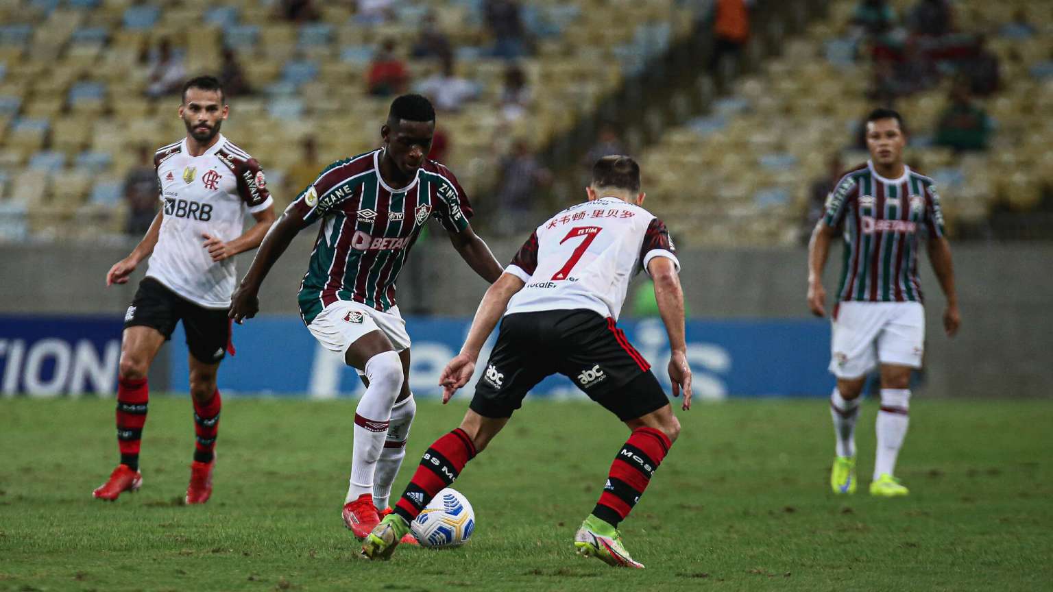 BRASILEIRÃO: Deu Fluminense no Fla-Flu, Fortaleza assume vice-liderança e Coelho afunda o Peixe