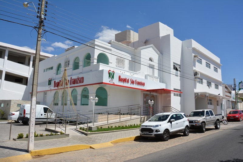 Hospital São Francisco realiza primeira cirurgia de implante de marca-passo do sertão da Paraíba; Veja