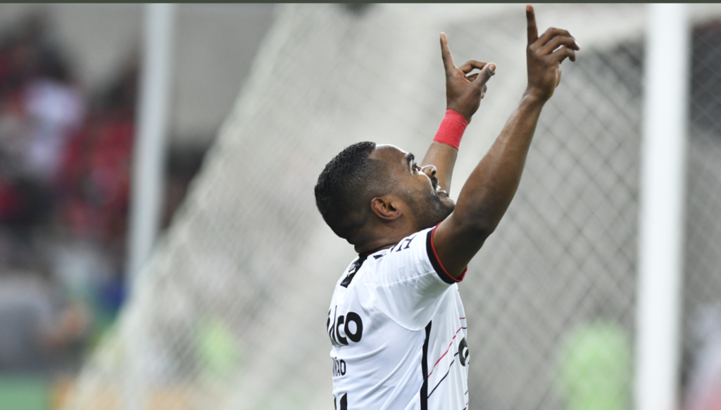 Nikão brilha, Flamengo perde para o Athletico-PR no Maracanã e é eliminado da Copa do Brasil