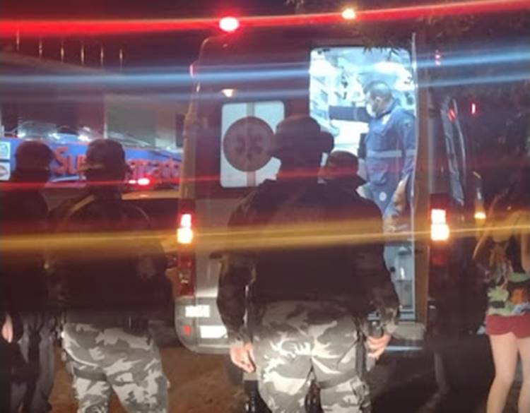 Homem sofre tentativa de homicídio e é esfaqueado durante bebedeira em Cajazeiras