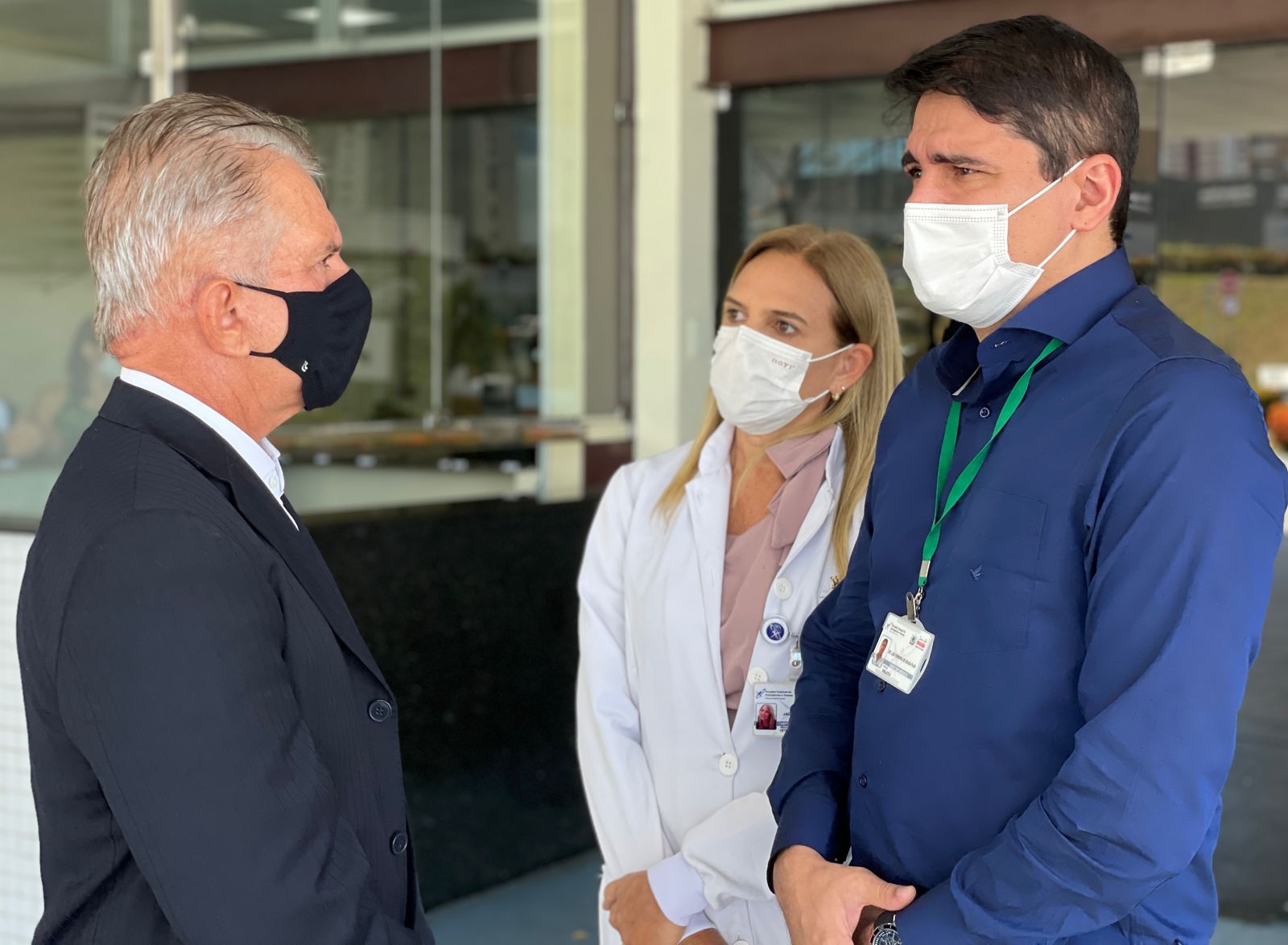 Prefeito de Patos confere, in loco, situação das vítimas do acidente com ambulância da UPA