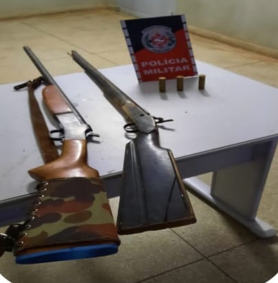 Polícia Militar apreende armas de fogo na zona rural de Teixeira