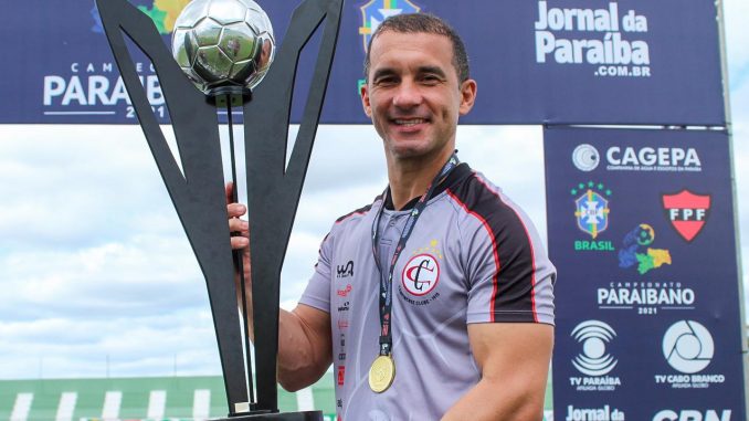 Campinense anuncia renovação de contrato com o treinador Ranielle Ribeiro