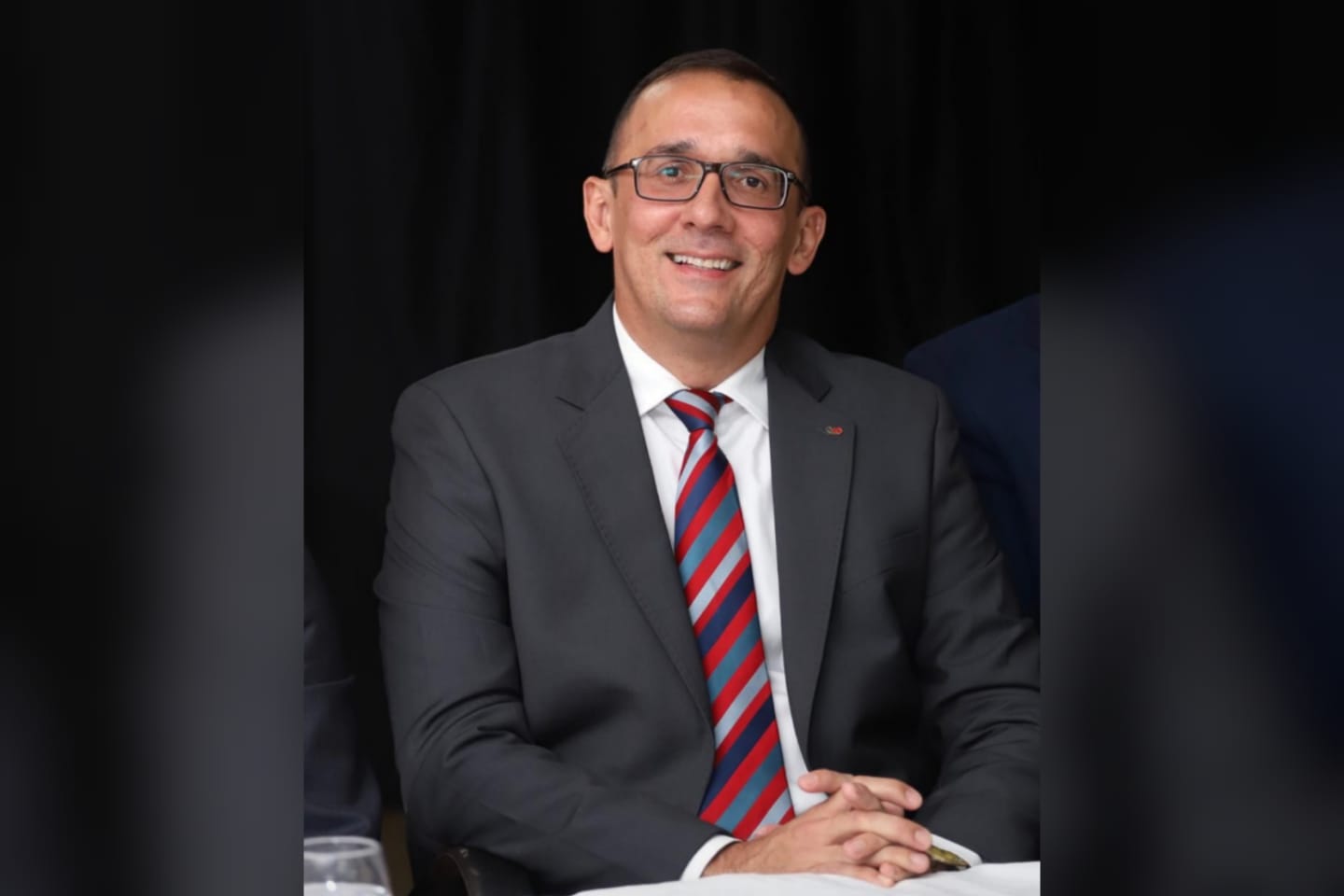 Fred Igor supera Fabiana Simões e é reeleito para mais três anos a frente da OAB Subseção Patos