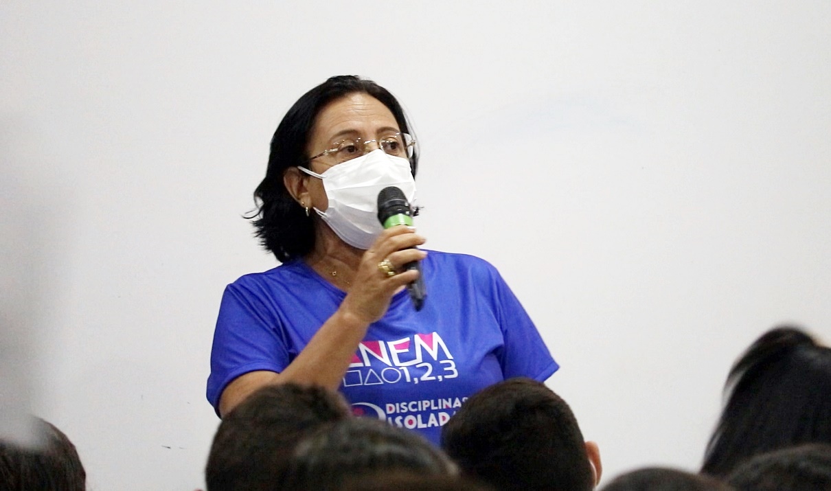 Professora de Redação Socorro Vieira comenta tema do Enem 2021 e analisa proposta de intervenção social