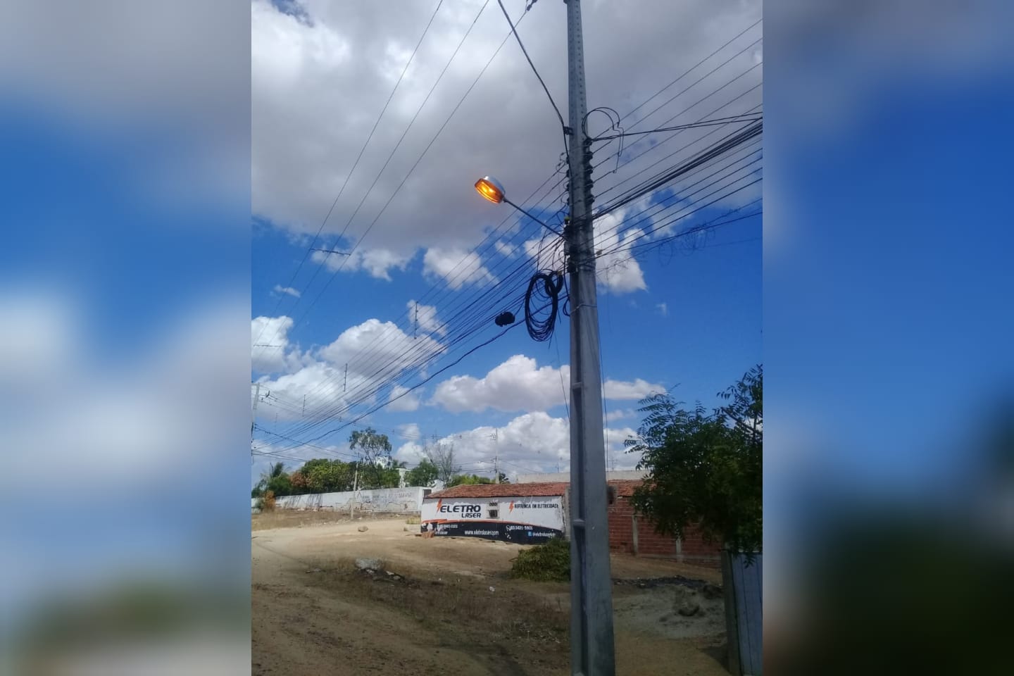 Moradores do bairro Alto da Tubiba, em Patos, reclamam de luzes acesas dia e noite; Prefeitura explica