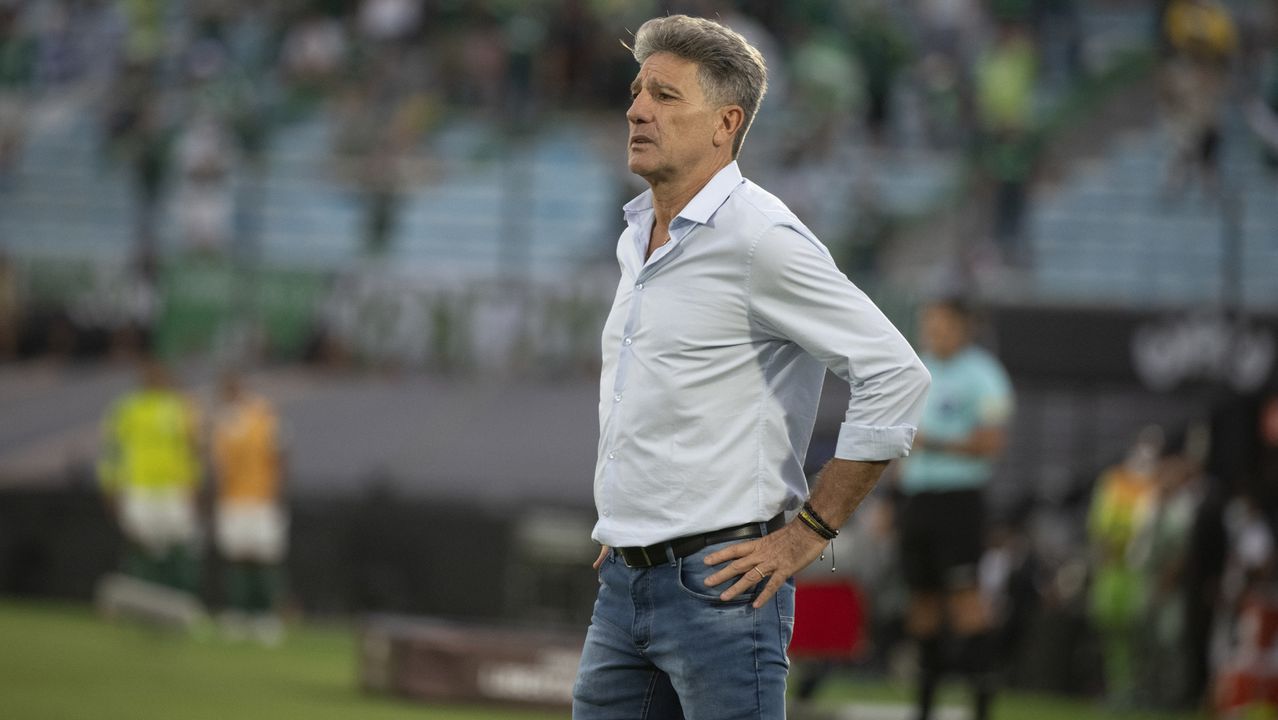 Após vice da Libertadores, Flamengo anuncia saída de Renato Gaúcho