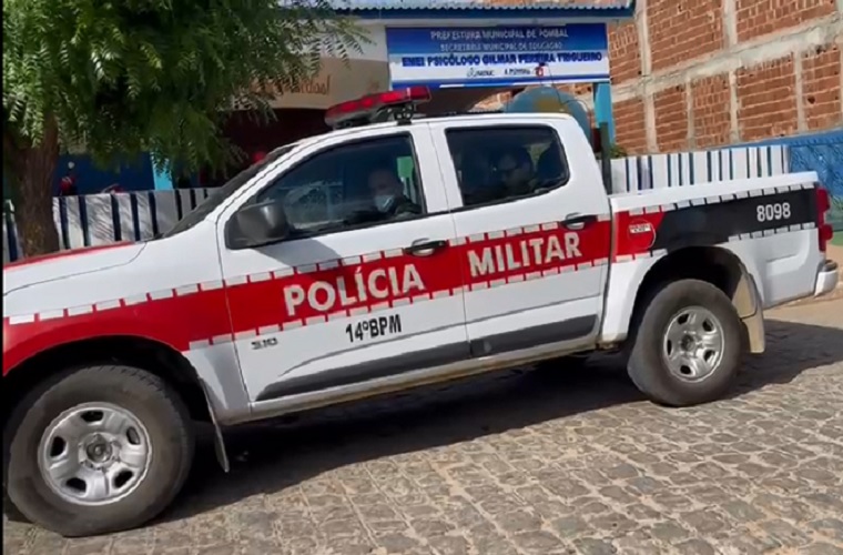 Homem invade escola em Pombal e assalta funcionários