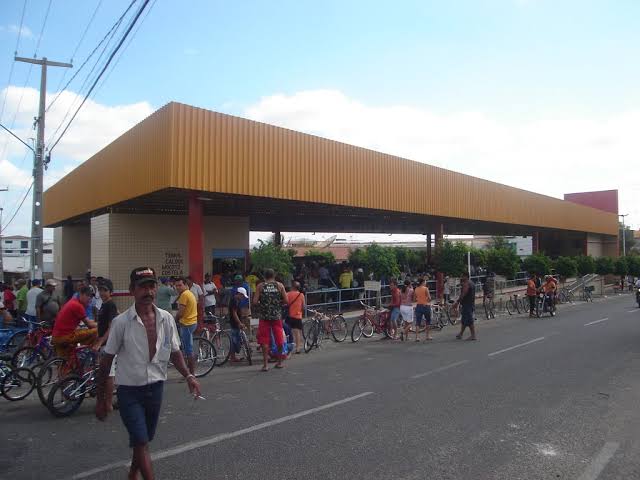 Jamerson Ferreira garante recursos para reforma em banheiros na Feira da Troca