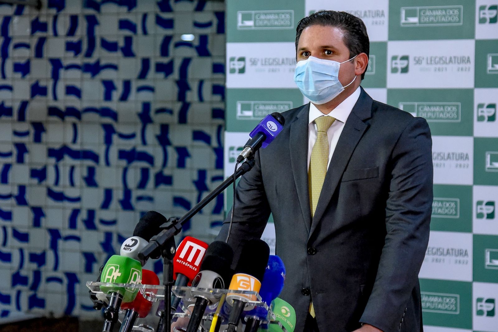 Ensino Superior: Hugo Motta protocola projeto de Lei que destina até R$ 1.000,00 para estudantes em vulnerabilidade social