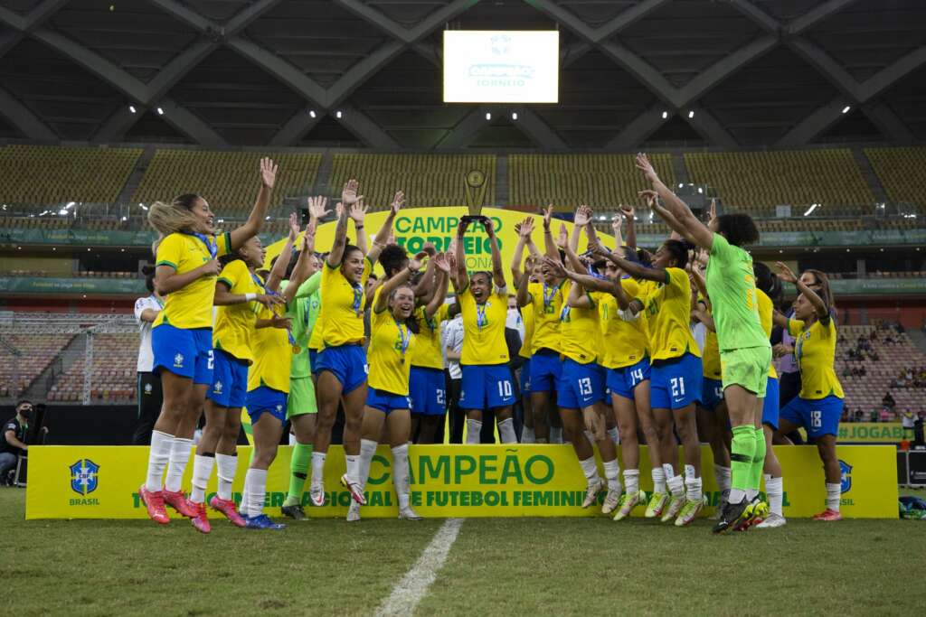 Brasil 2 x 0 Chile - Seleção Brasileira vence fácil e é campeã do Torneio Internacional de Manaus