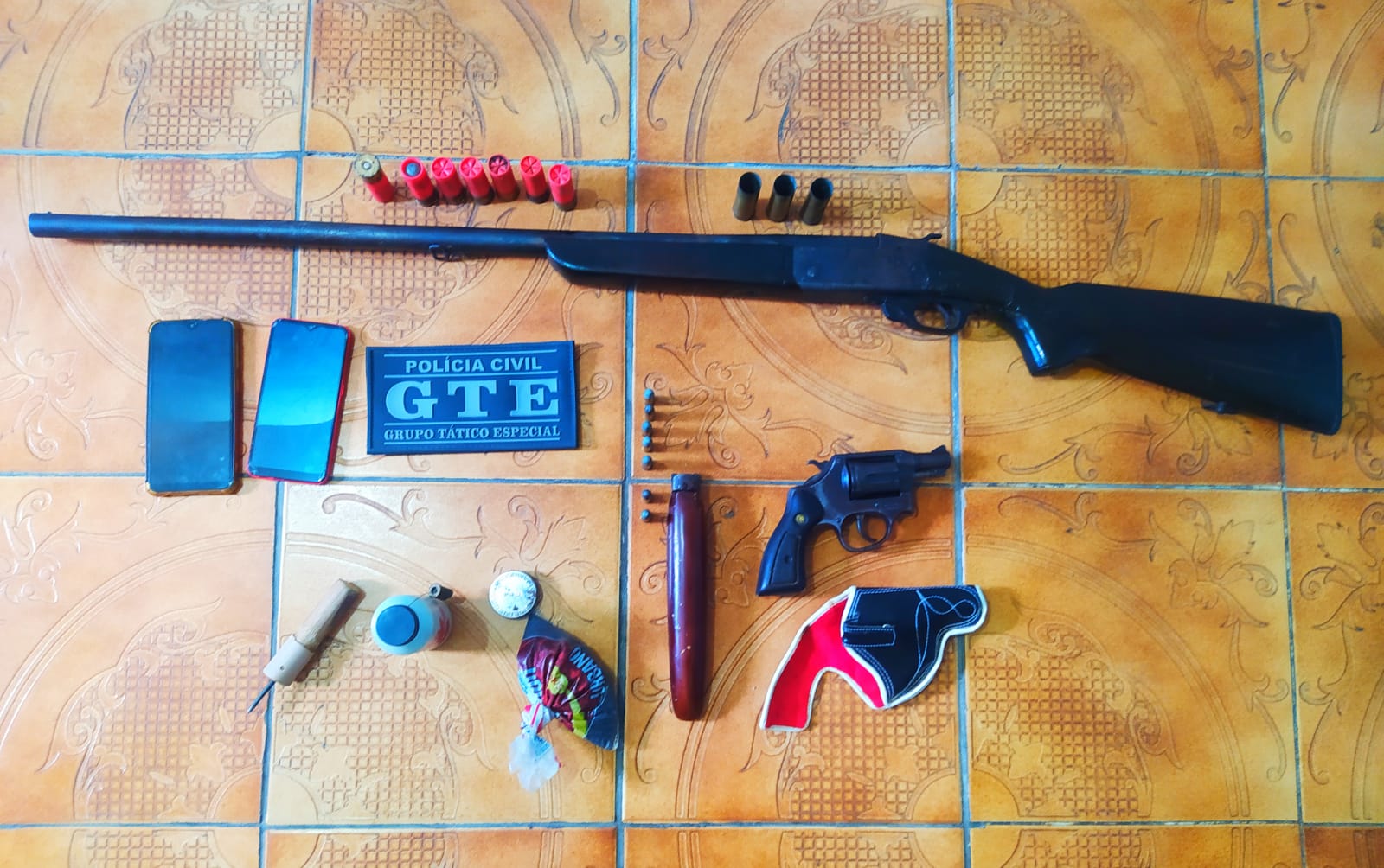 Polícia Civil apreende armas e prende suspeito em investigação sobre roubo de gado em Conceição