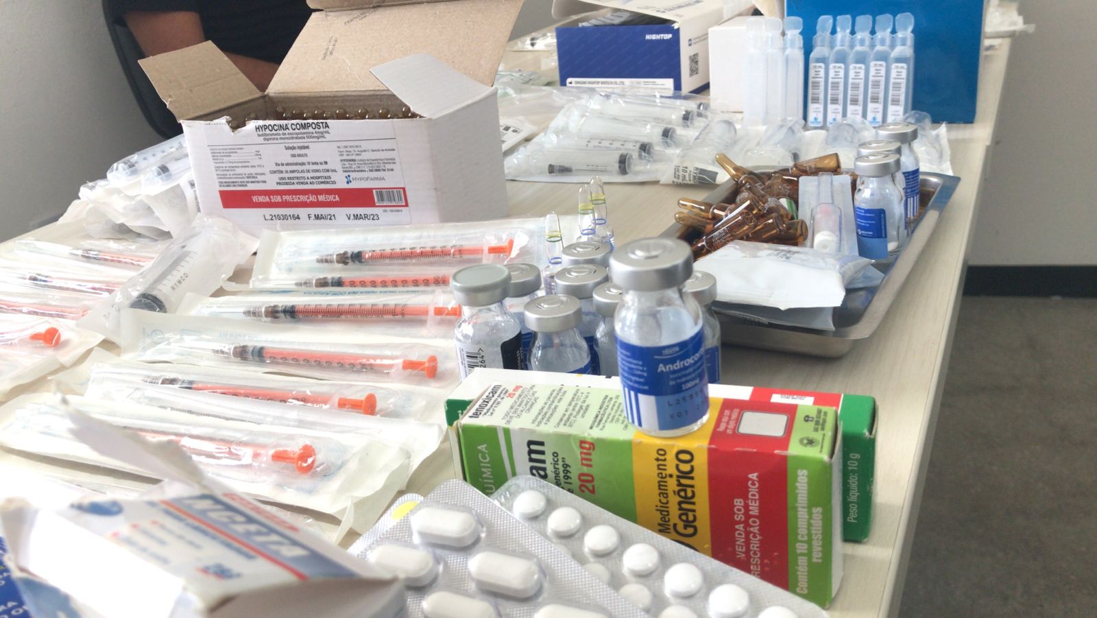 Polícia Civil prende homem e apreende testes rápidos de Covid-19 e outros materiais hospitalares