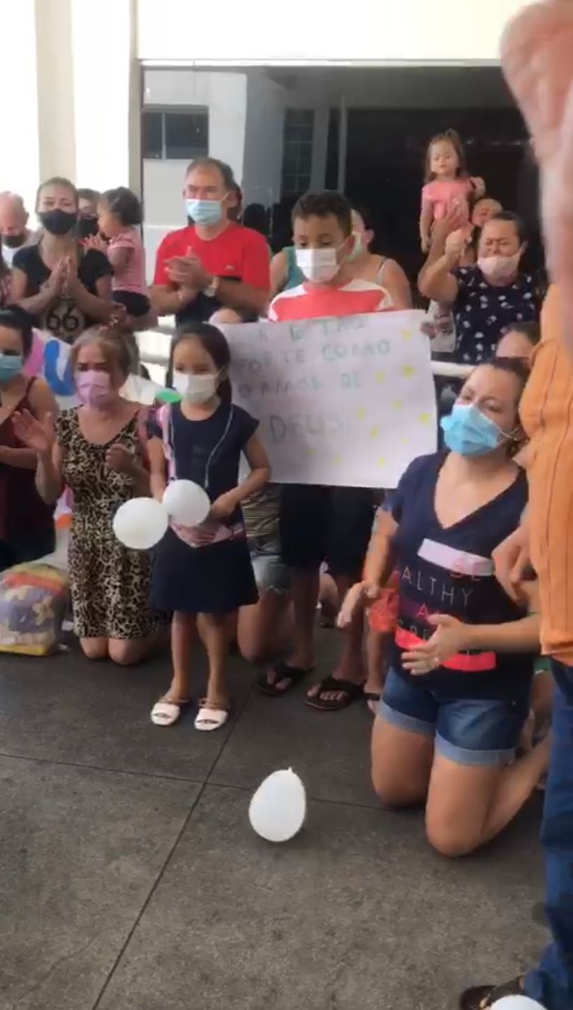 Paciente tem alta do Complexo de Patos após 41 dias de tratamento para superar o Covid