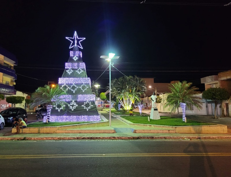 Prefeitura de Catingueira inaugura decoração de Natal; veja as fotos e vídeo