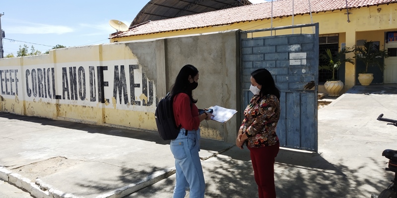 Engenheira realiza visita à Escola Coriolano de Medeiros, em Patos, e Governo do Estado determina levantamento para reforma do colégio