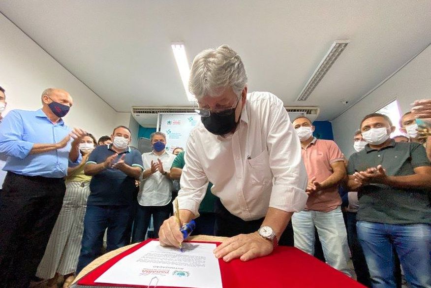 João Azevêdo entrega reforma e equipamentos do Bloco Cirúrgico e assina licitação para construção de novo centro de cirurgias no Complexo Hospitalar de Patos