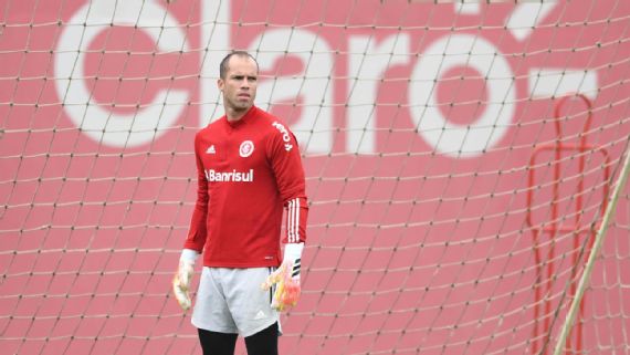 Palmeiras acerta contratação do goleiro Marcelo Lomba, do Inter, para ser reserva de Weverton