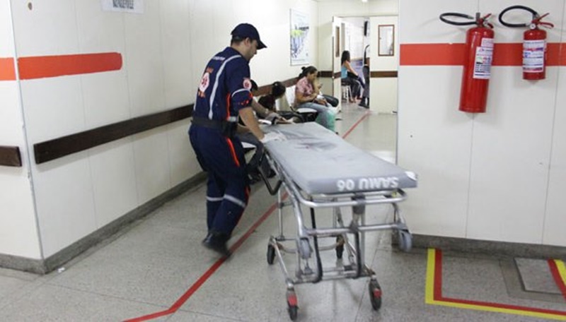 Macas de ambulâncias do SAMU de Patos continuam sendo retidas no Complexo Hospitalar; assessoria explica