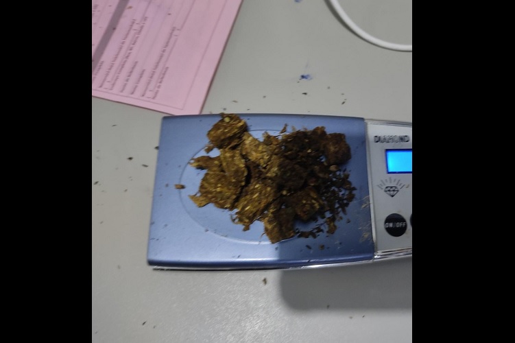 PM prende dois indivíduos por tráficos de drogas na noite deste domingo (12), em Pombal