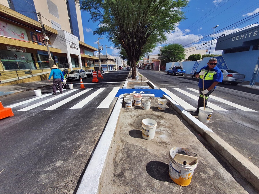 Mudança é realizada no trânsito de Patos em frente ao cemitério São Miguel