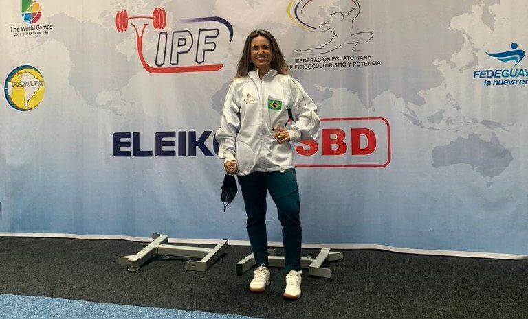 Atleta Paraibana conquista 4 medalhas, após participar do Sul Americano de Powerlifting no Equador