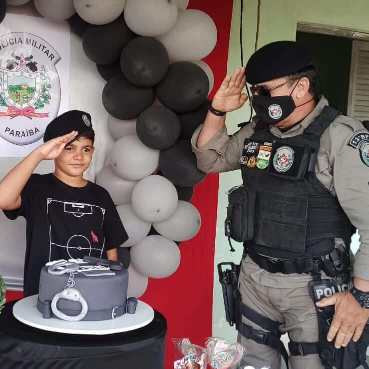 No Vale do Piancó: Criança convida policiais militares para comemorar aniversário e classifica-os como heróis. Confira