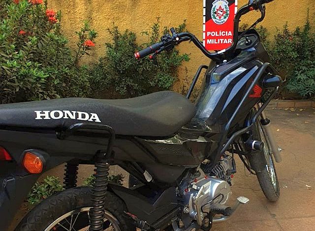 Polícia Militar prende homem com motocicleta roubada, em Catolé do Rocha