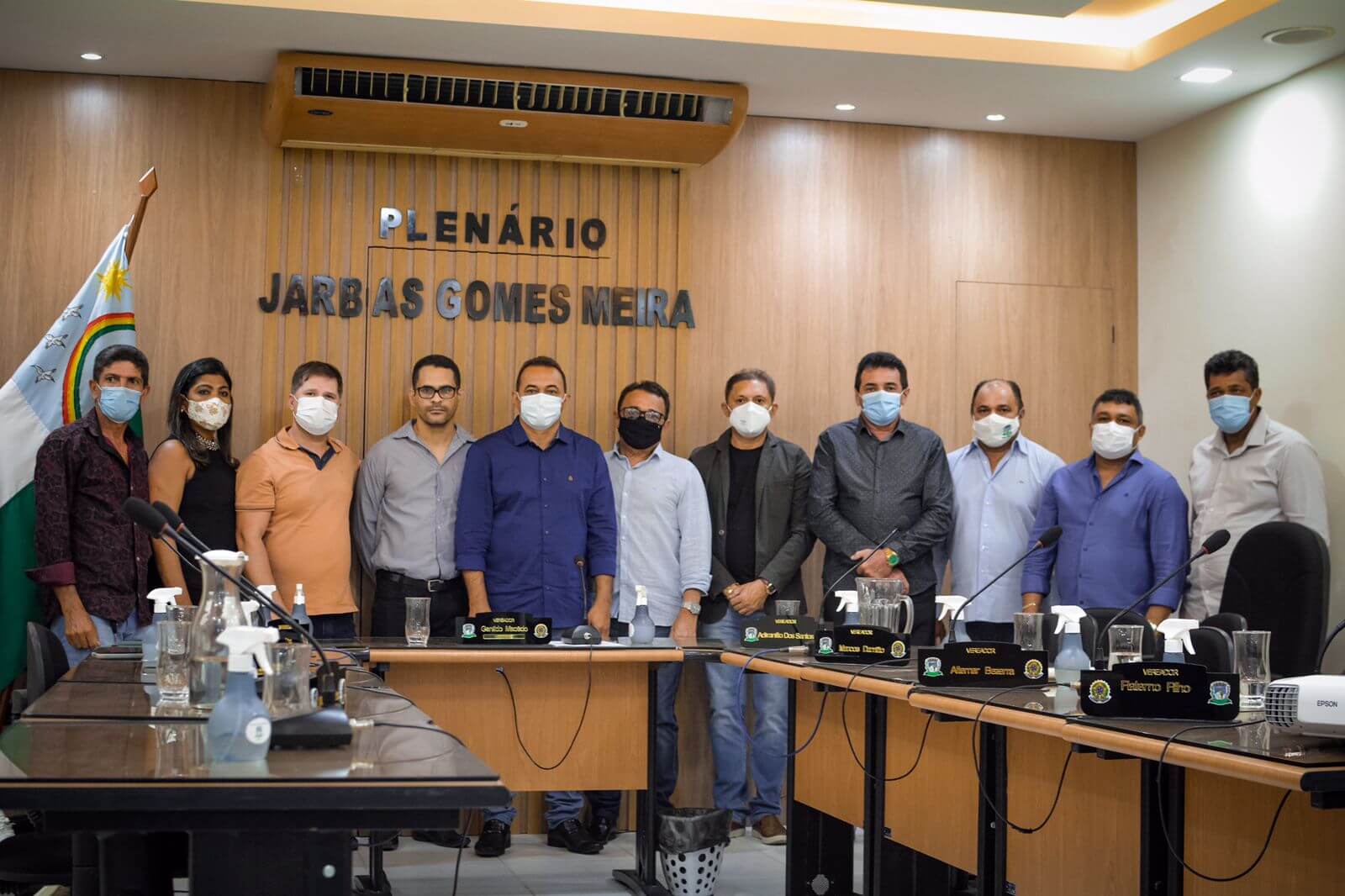 Em comemoração aos 60 anos de emancipação política, livro que conta a história do município de Salgadinho é lançado em evento na Câmara Municipal