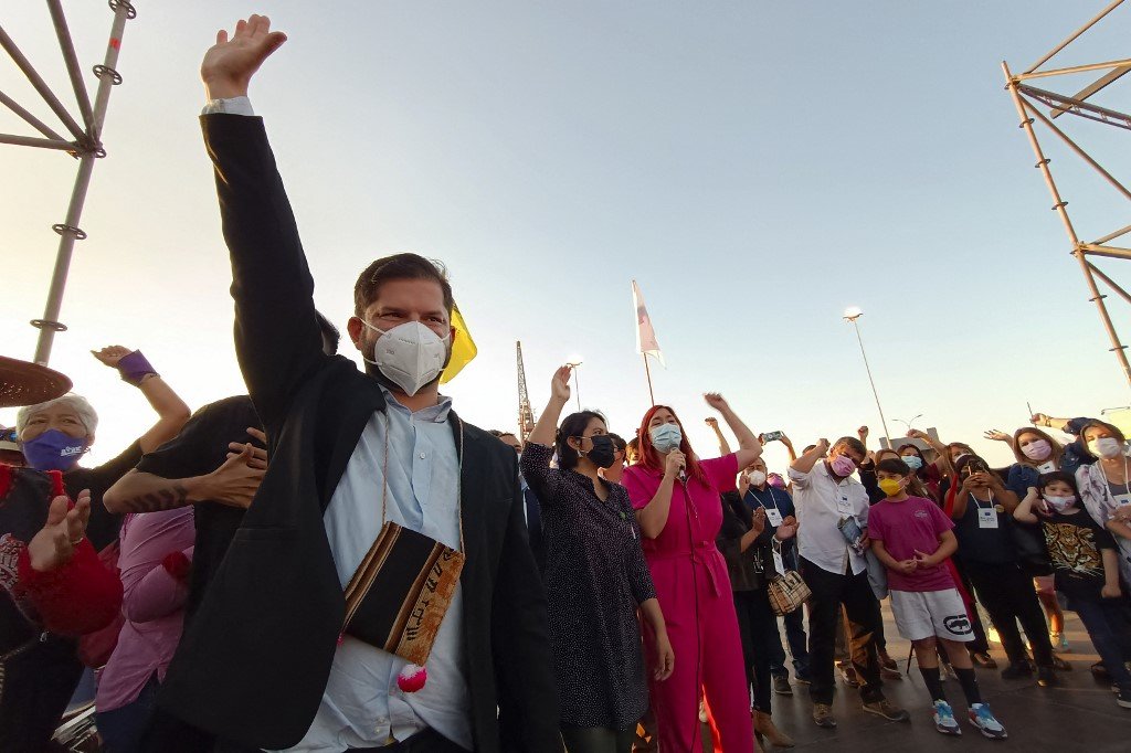 Em votação apertada, Gabriel Boric derrota José Antonio Kast e é eleito presidente do Chile