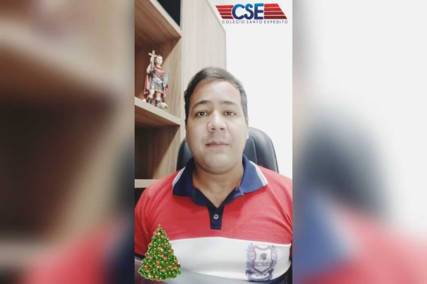 Professor Lamarck, do Colégio Santo Expedito, traz mensagem de Natal aos alunos, professores e população em geral