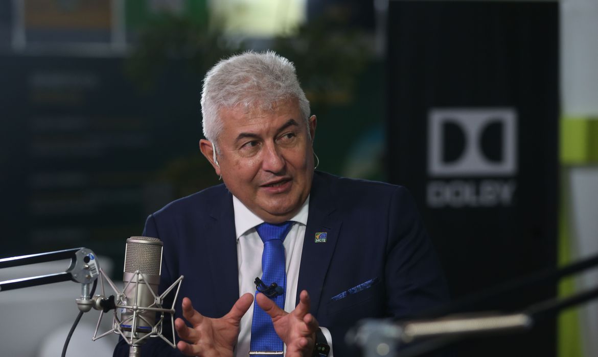 Brasil será independente na produção de vacina contra Covid-19 em 2022, diz ministro