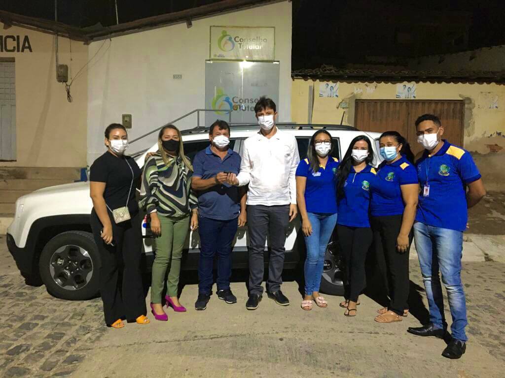 Prefeitura entrega carro 0km ao Conselho Tutelar de Areia de Baraúnas