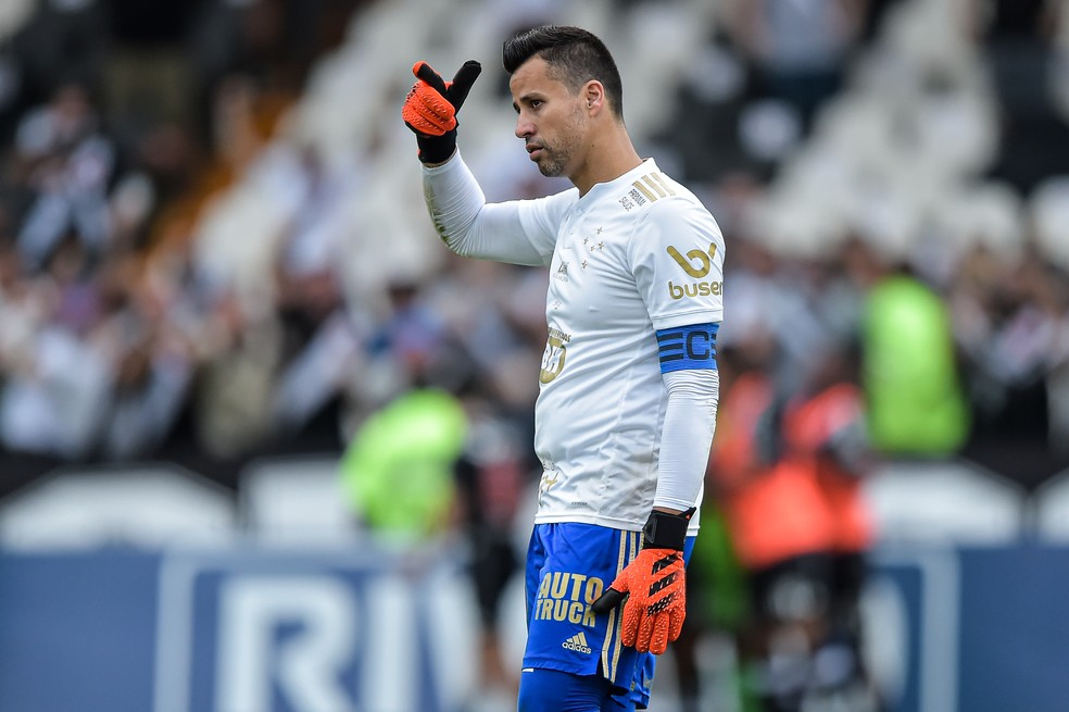 Mineiro: Fábio anuncia a saída do Cruzeiro após 976 jogos: 'Fora do planejamento'