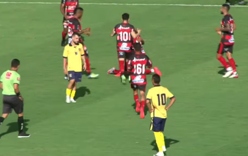 Campinense toma virada do Retrô-PE em amistoso no Amigão