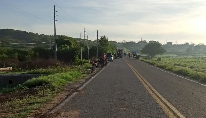 Uma mulher morre e outra fica ferida em acidente envolvendo carro e moto, no Vale do Piancó
