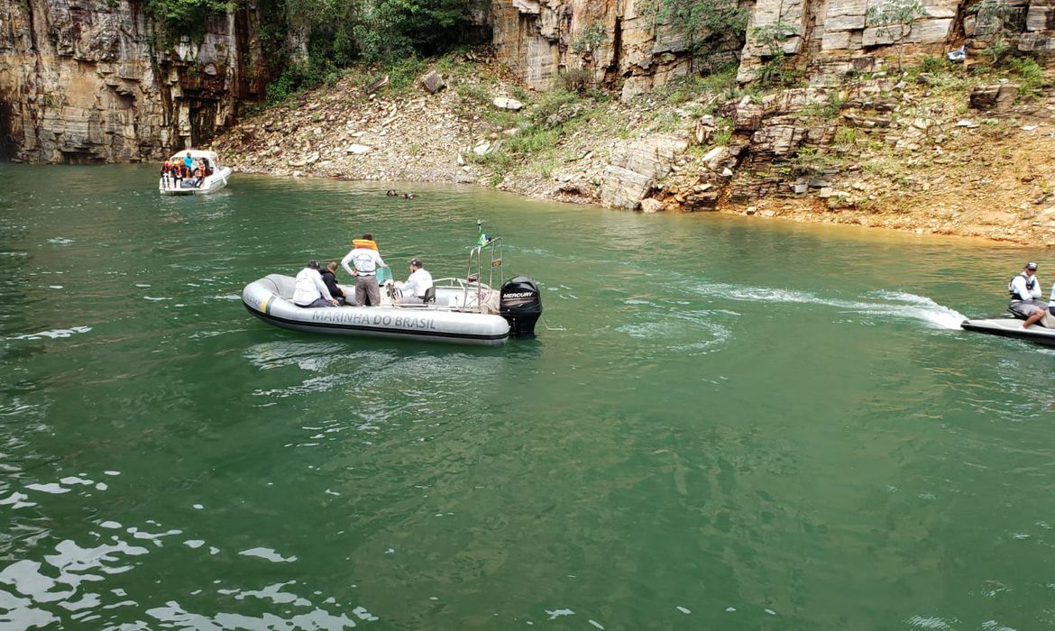 Sobe para sete o número de mortos em desabamento de rocha em Capitólio-MG