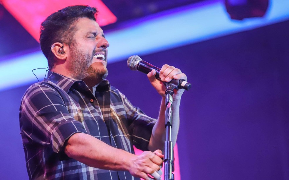 Avião que levava o cantor Bruno, da dupla com Marrone, faz pouso de emergência em Sorocaba-SP após pane em turbina