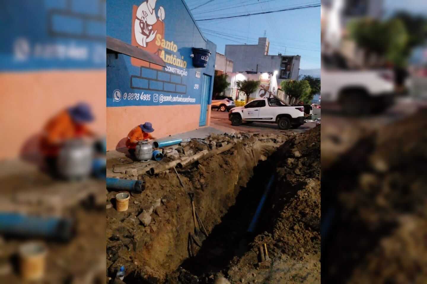 Cagepa explica procedimento para conserto de vazamento de água limpa no bairro Santo Antônio; ouça