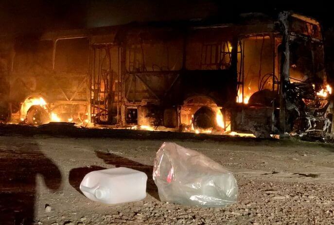 João Pessoa em crise: bandidos incendeiam ônibus e atiram para o alto, na noite deste domingo (23); vídeo