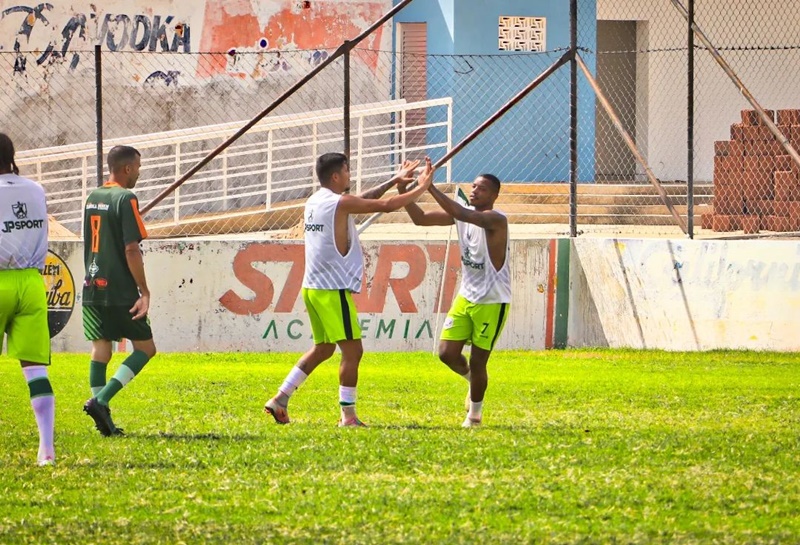 Sob o olhar do seu novo treinador, Miradinha, Nacional de Patos goleia em jogo-treino no José Cavalcanti