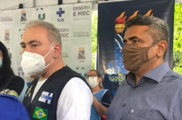 VENCENDO A COVID- Cantor paraibano destaca êxito de conterrâneo no Ministério da Saúde